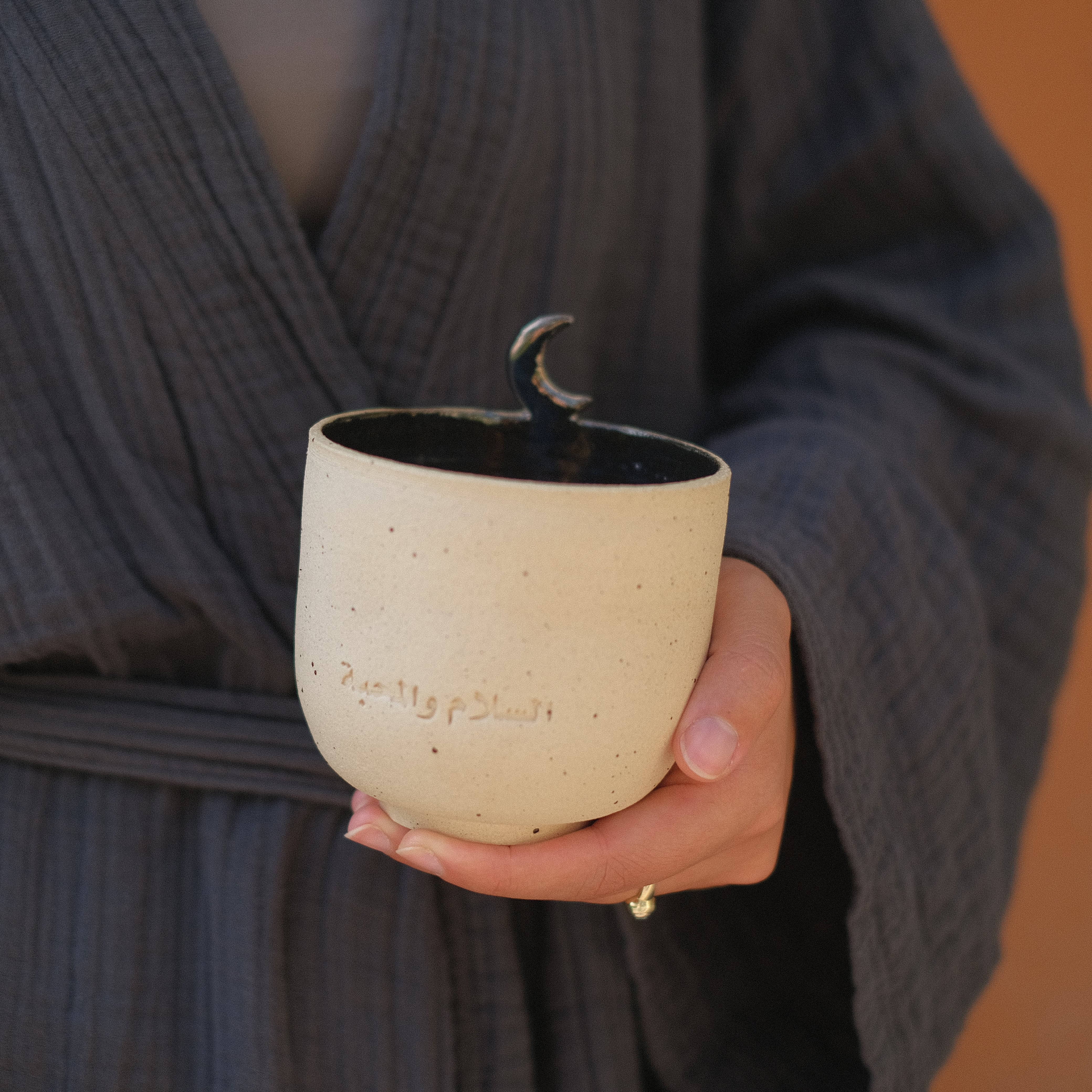 اللؤلؤة المهيبة السوداء