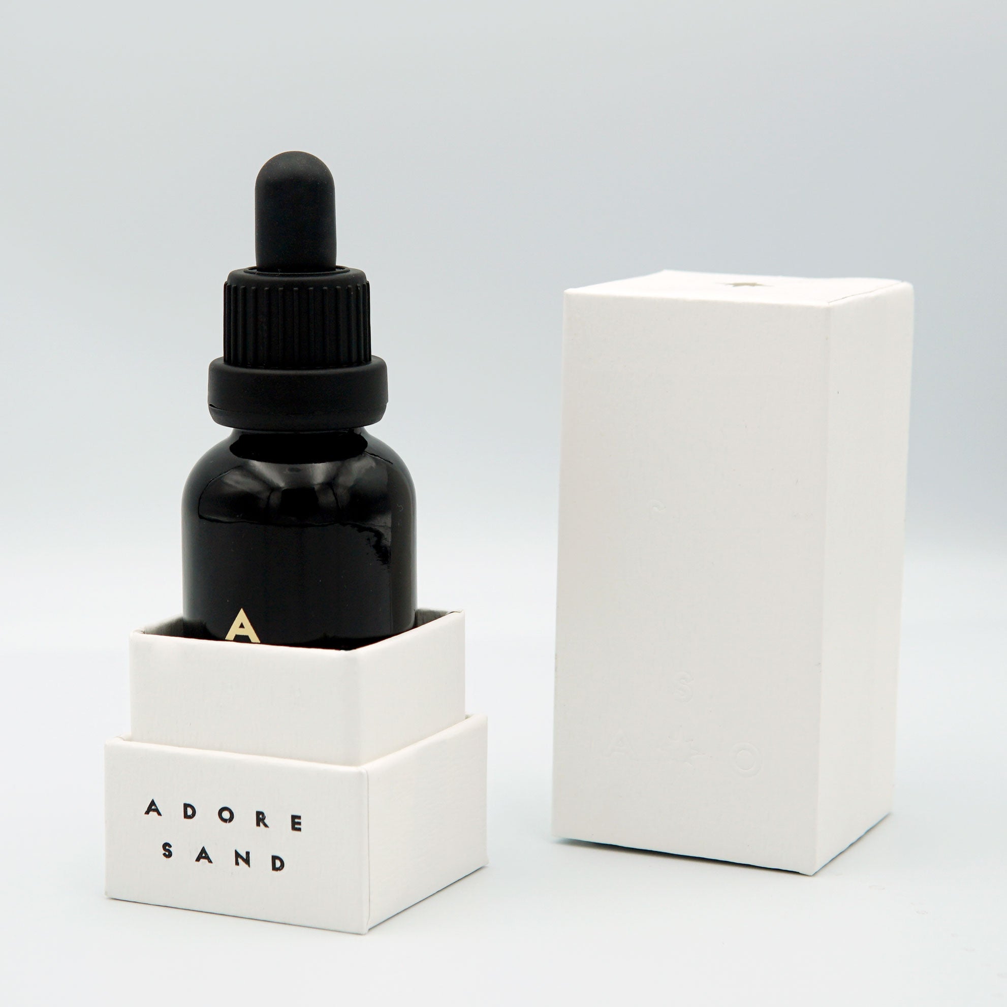 MOON N7 bottle packaging display with bottle